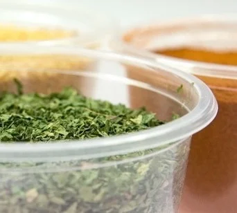 Hierbas y verduras deshidratadas